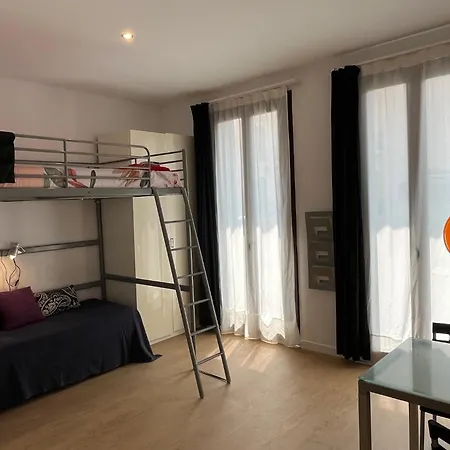 By Sants Market Apartment Barcelona