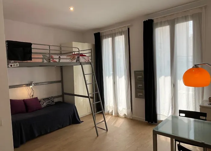 By Sants Market Apartment Barcelona